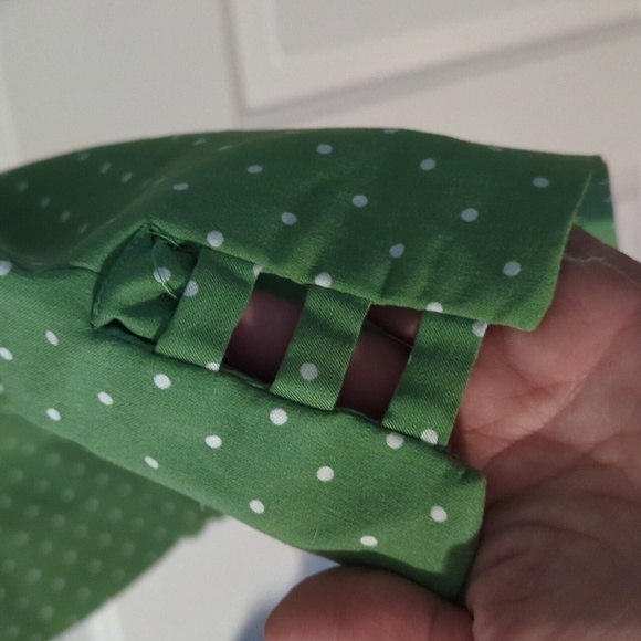 Chico's Lime Green Polka Dot Capris Size 3 Stretch - Picture 4 of 9